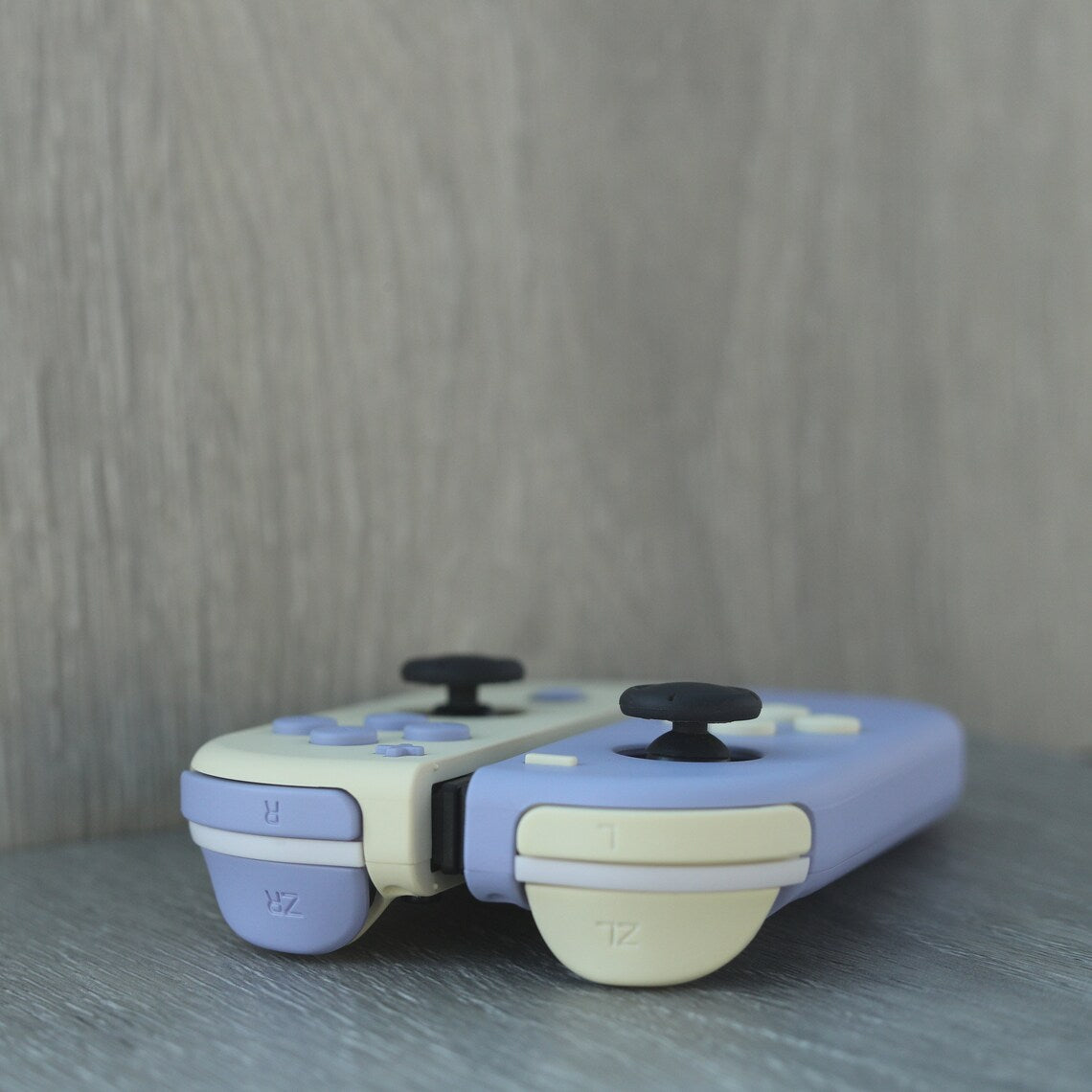 Custom 2-Tone Lavender Cream Nintendo Switch Joy-Con Controllers